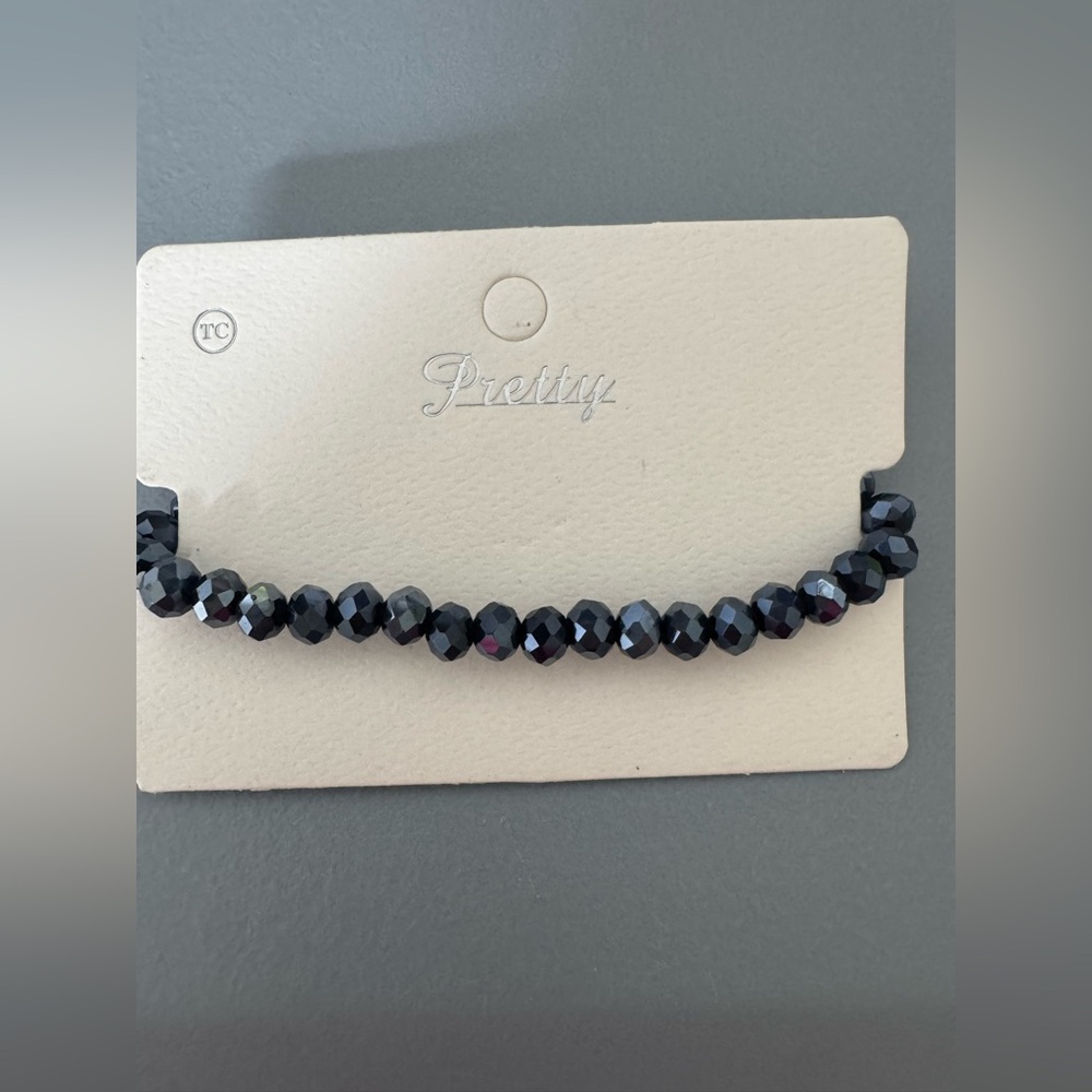 🛍️ any 5 items for $15 🛍️ ePretty Black Beaded Bracelet